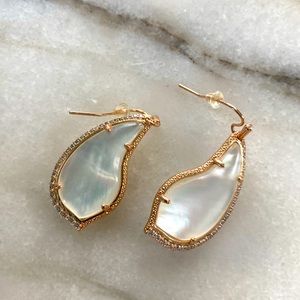 Kendra Scott Drop earring